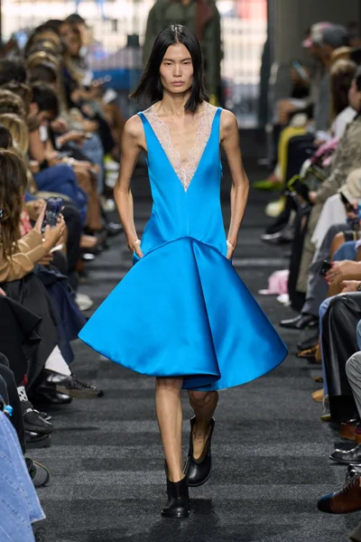 Look 25